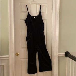 NWT Old Navy black velvet jumper
